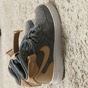 Nike Air Force 1 07 Mid Leather
